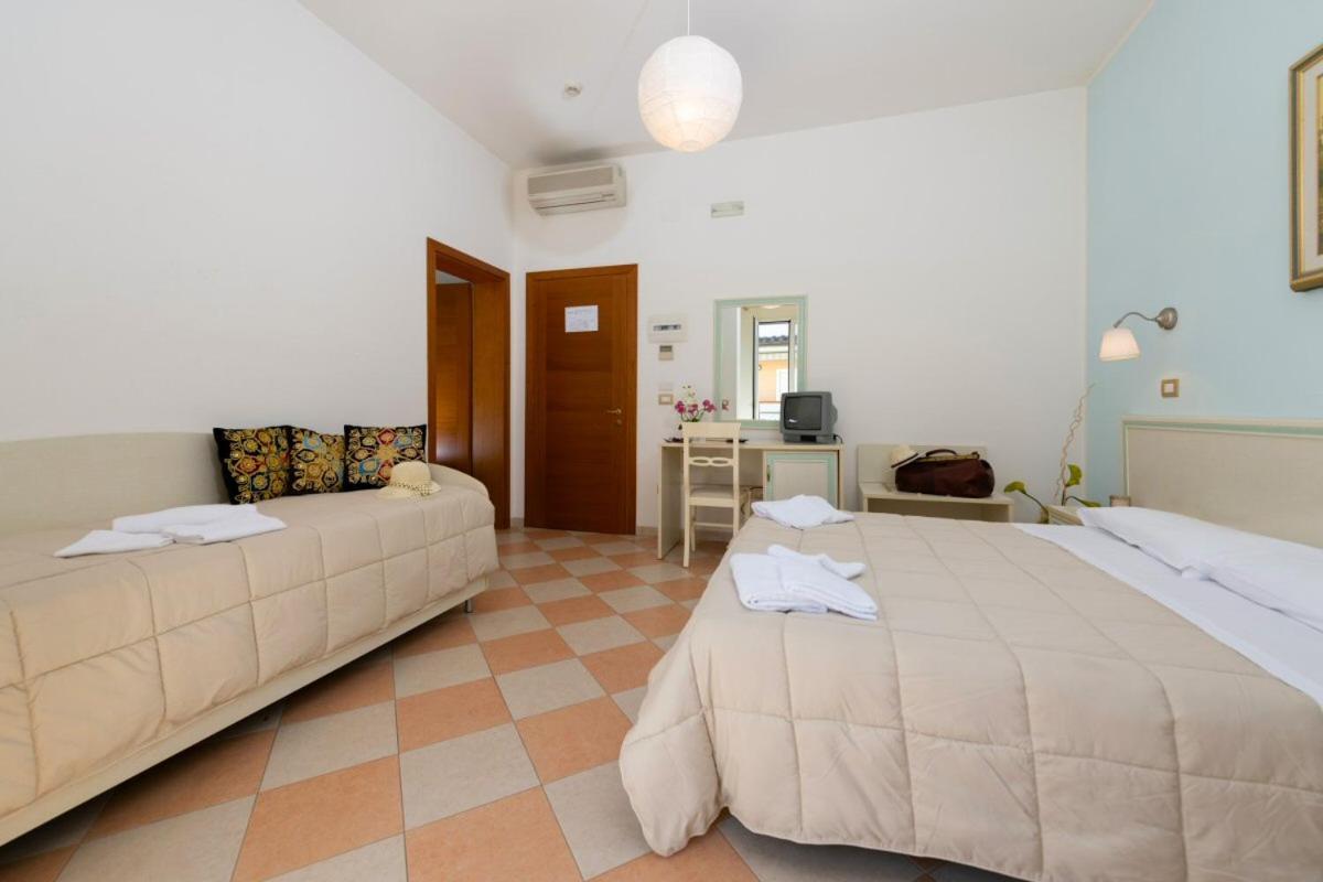 Hotel Bruna Martinsicuro Dış mekan fotoğraf